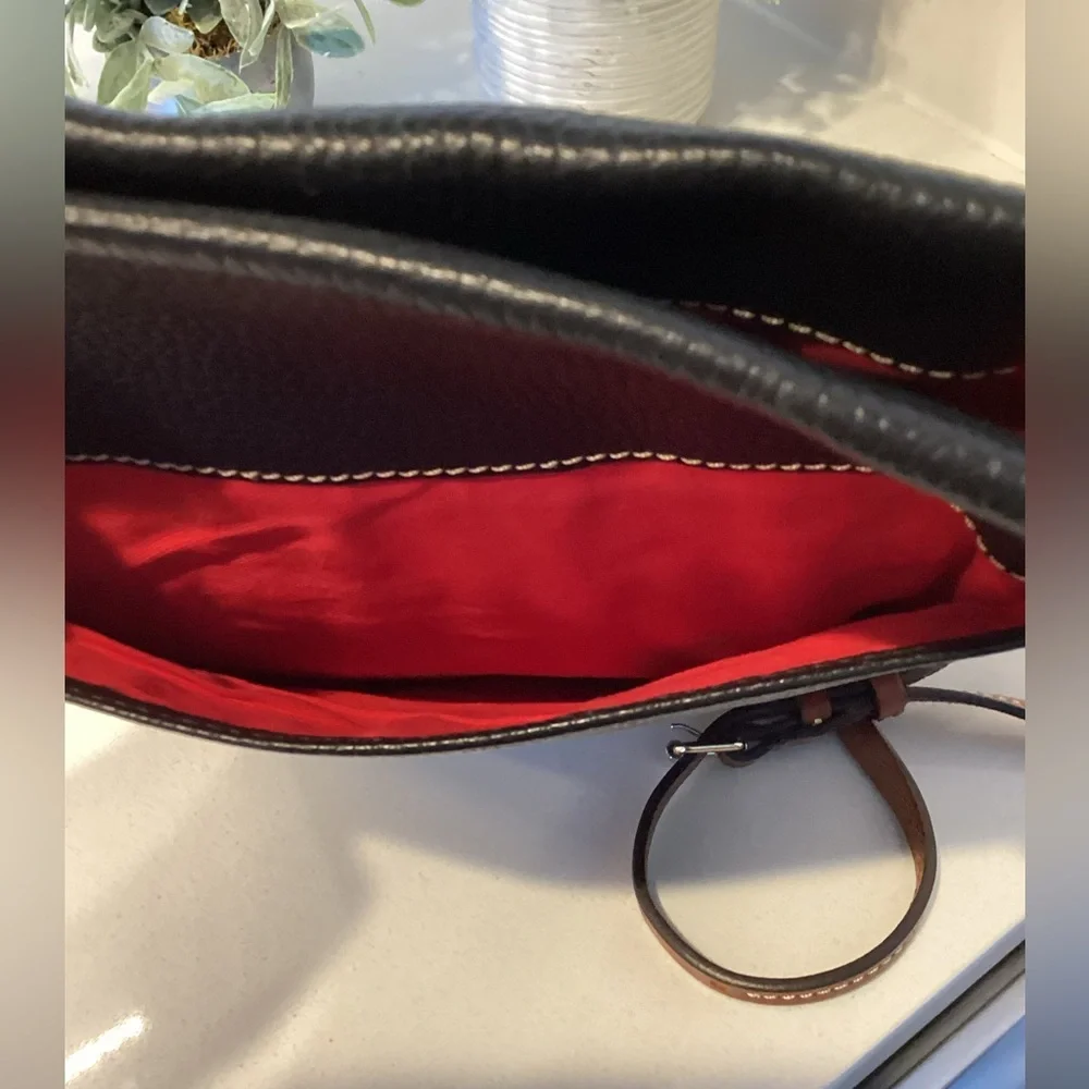 Dooney & Bourke Black Leather Crossbody Bag w Adjustable Strap - Picture 4 of 12